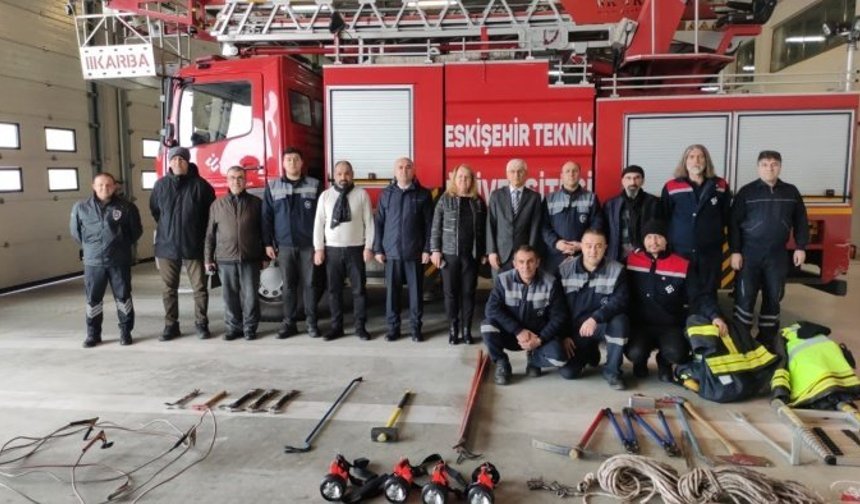 ESTÜ ekibi deprem bölgesine gitti